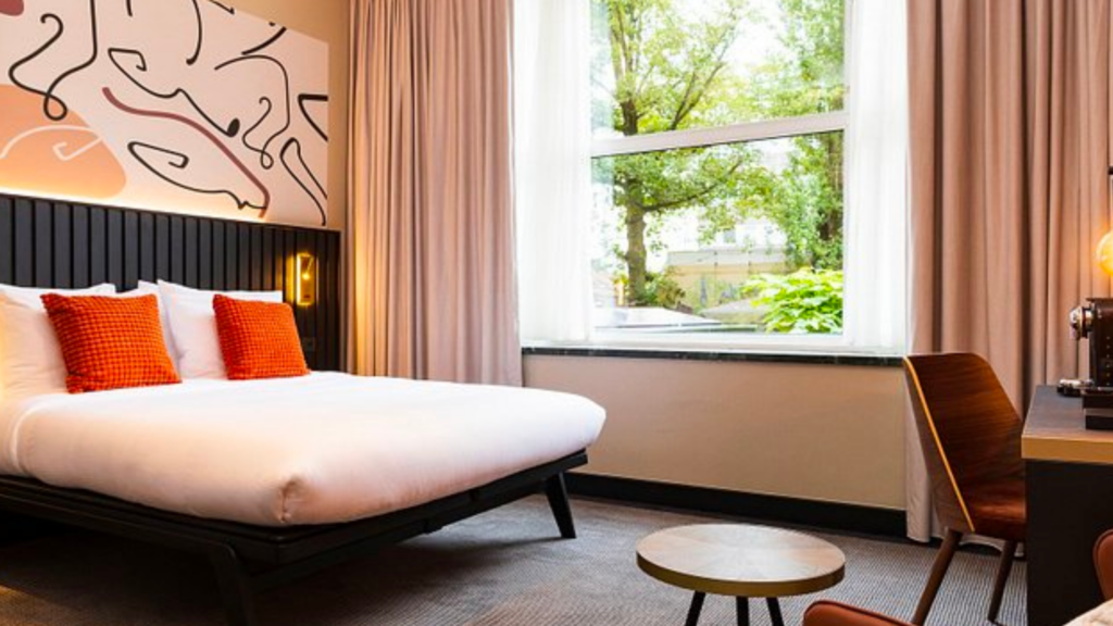 Trazler recommends some of the best hotels in Amsterdam’s city centre - follow our guide!