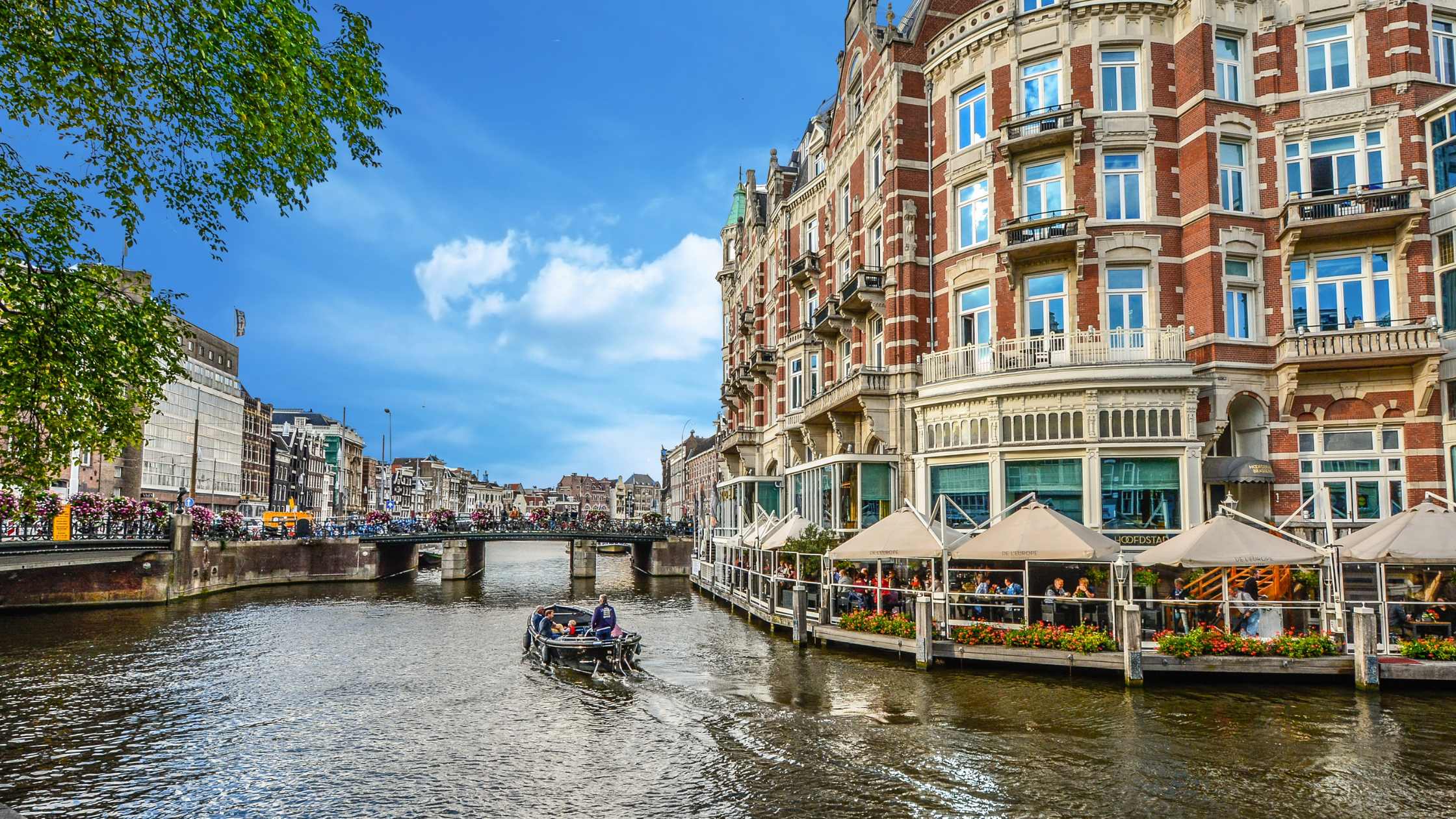 Tips to make the right choice for accommodate to Amsterdam.