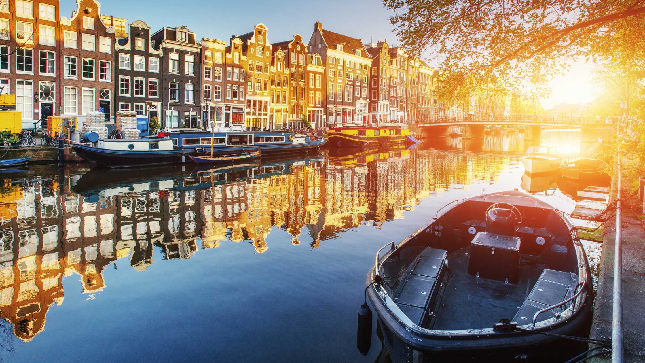 Amsterdam: let’s book the perfect holiday together!