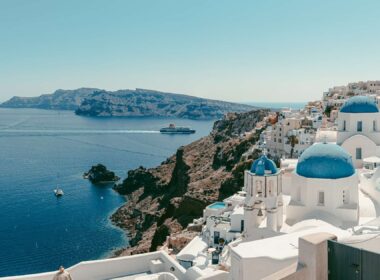 How to Spend the Best Holidays on the Greek Islands