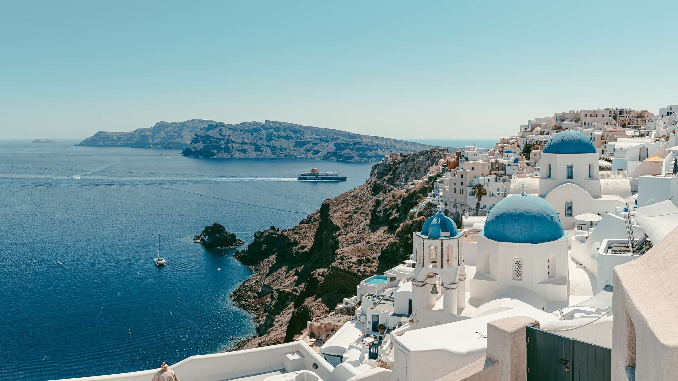 How can you spend the best holidays on the Greek Islands ?