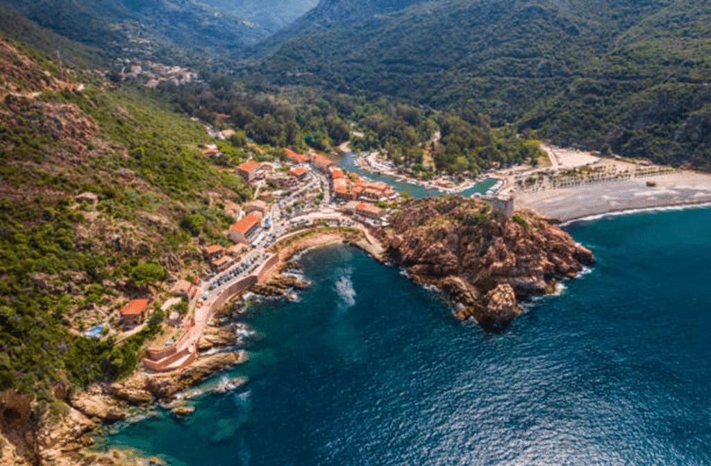 Séjourner au Subrini pour visiter la Corse