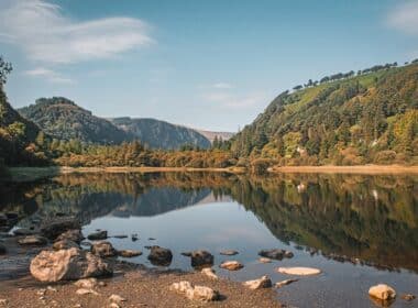 Le Lower Lake à Wicklow, typique des paysages irlandais